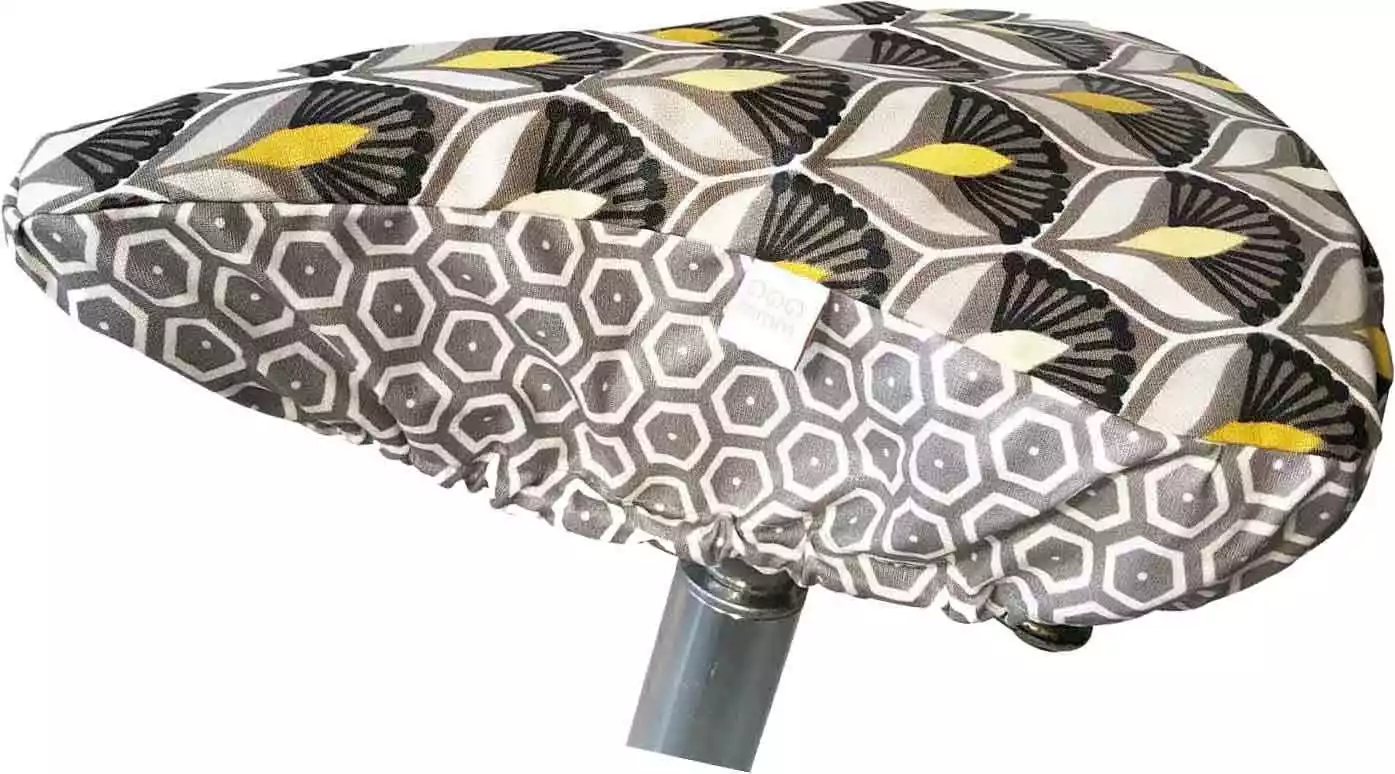 Sattelbezug, Graugelb Von GEGEGE 1 Sattelbezug, Graugelb Von GEGEGE