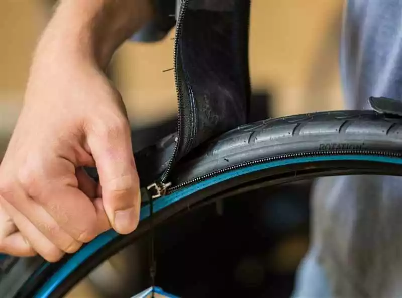 RETYRE SKIN WINTER TRAVELLER 700 X 47C, Schwarz Von RETYRE 3 RETYRE SKIN WINTER TRAVELLER 700 X 47C, Schwarz Von RETYRE – Bild 3